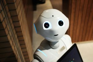Czy warto korzystać z chatbotów w afiliacji? Test strategii AI