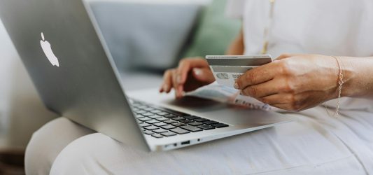 Dropshipping czy afiliacja – który model zarabiania online jest bardziej opłacalny?