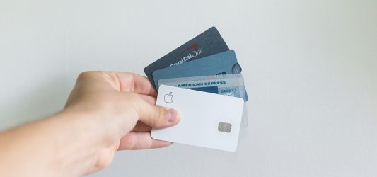 Oferty kart kredytowych w afiliacji – jak wybrać najlepsze programy
