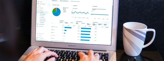 Optymalizacja feedów produktowych w e-commerce afiliacji