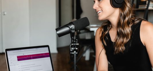 Podcast jako narzędzie w promocji portali randkowych