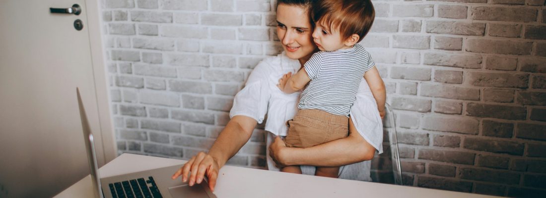 Praca zdalna dla mam: Elastyczne opcje zarabiania z domu