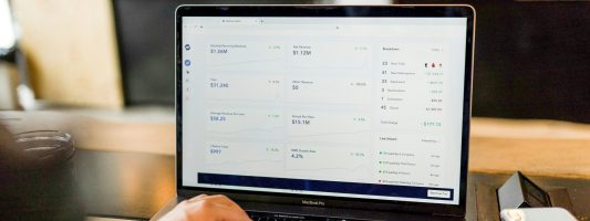 Najskuteczniejsze sposoby zarabiania w internecie – co działa w 2025 roku?