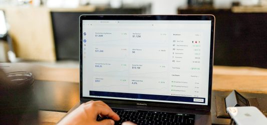Najskuteczniejsze sposoby zarabiania w internecie – co działa w 2025 roku?