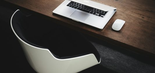 Jak znaleźć pracę zdalną bez doświadczenia? Praktyczny poradnik