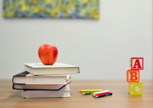 Praca w nowym roku szkolnym 2025/2026: Pomysły na zdalne dorobienie do pensji