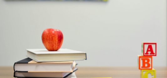 Praca w nowym roku szkolnym 2025/2026: Pomysły na zdalne dorobienie do pensji