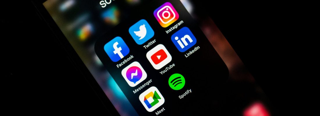 Czy warto planować posty na 30 dni do przodu w social mediach?