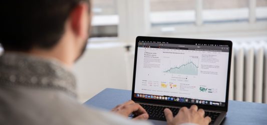 AI w reklamie – co warto wziąć pod uwagę?
