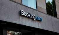 Jak zarabia Booking.com? Hotel zarabia na noclegu, Booking na rezerwacji