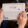 Google przygotowuje zakupy bezpośrednio w AI. Nowość może zmienić marketing afiliacyjny